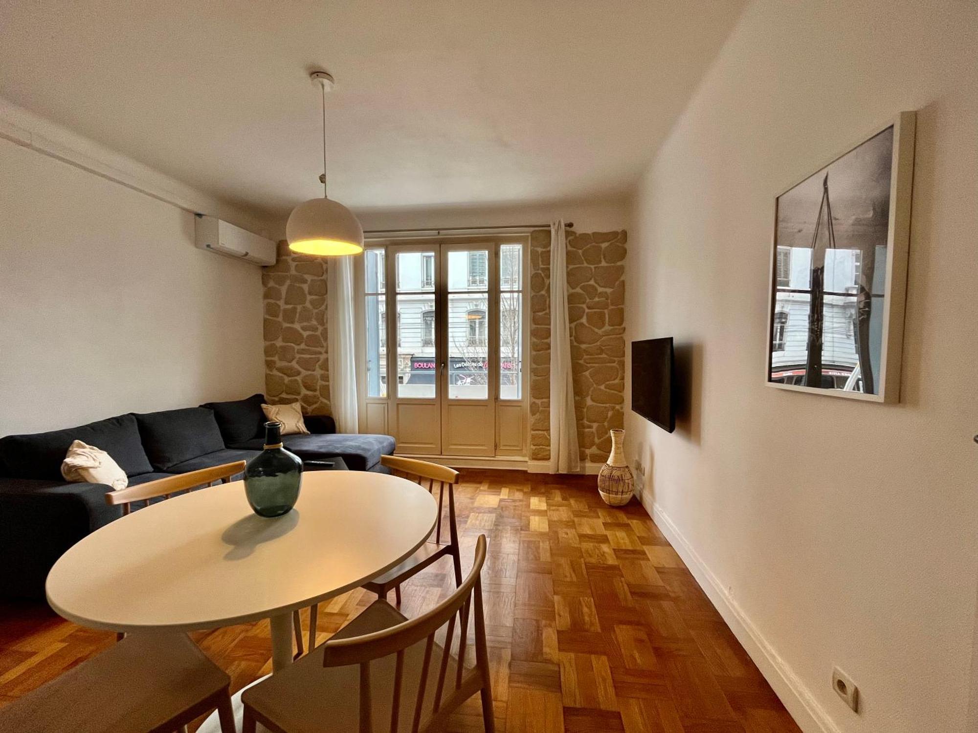 Suite Corneille Lyon Exterior photo